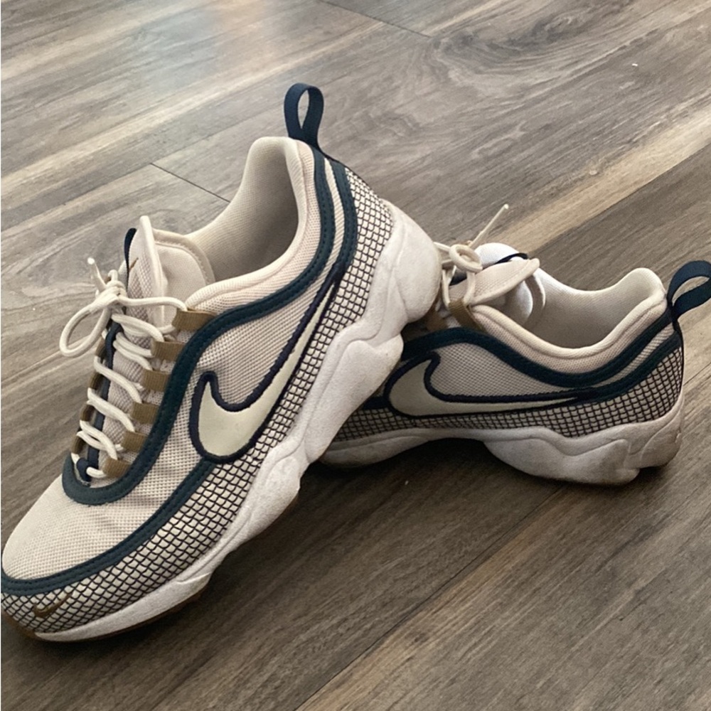 Nike Spiridon Women’s size 7.5